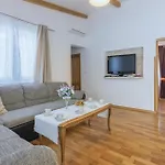 3 Bedroom Amazing In Sikici Semesterbostad