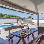 3 Bedroom Amazing In Sikici Semesterbostad Pula