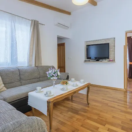 3 Bedroom Amazing In Sikici Holiday home