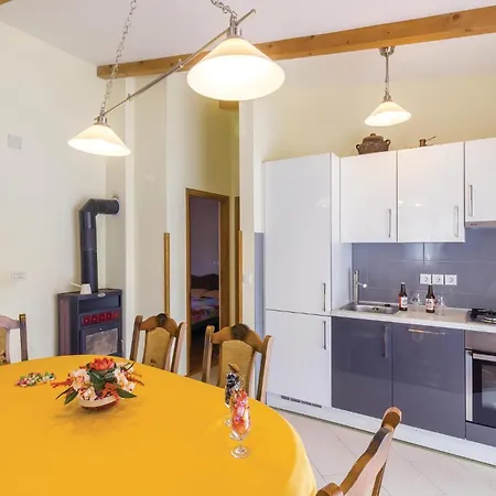 3 Bedroom Amazing In Sikici Pula