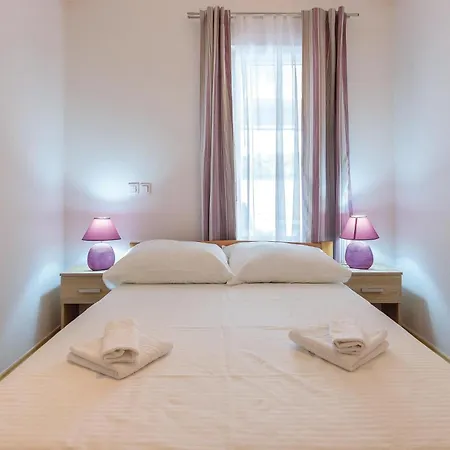 Holiday home 3 Bedroom Amazing In Sikici *