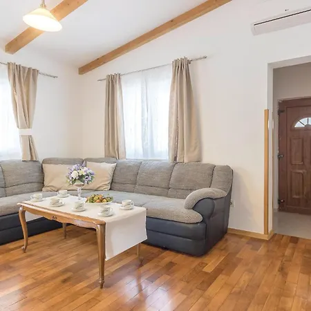 Holiday home 3 Bedroom Amazing In Sikici *