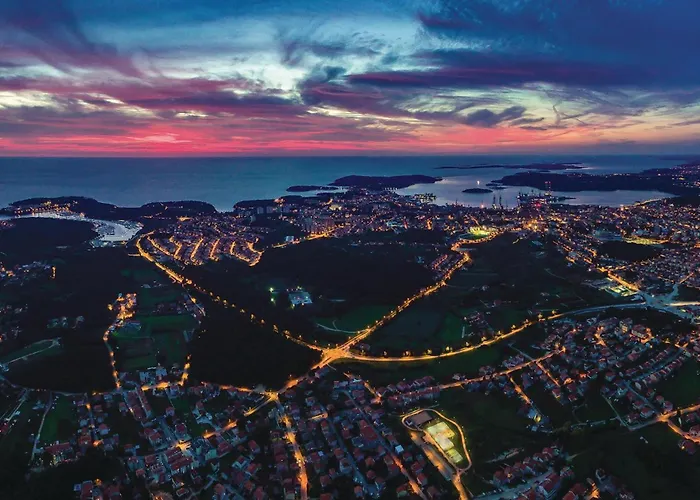 3 Bedroom Amazing In Sikici 펜션 *