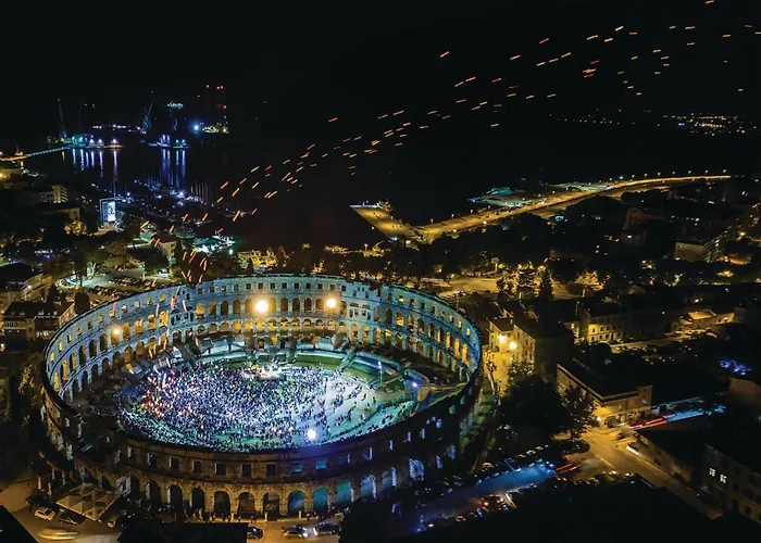 3 Bedroom Amazing In Sikici * 풀라