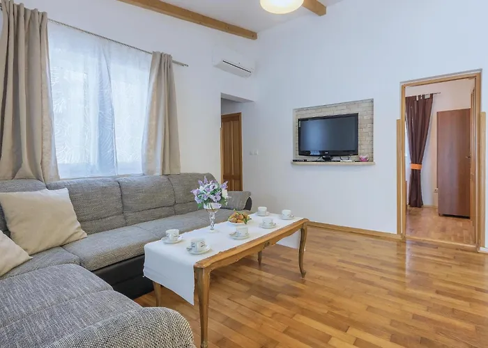 3 Bedroom Amazing In Sikici 펜션